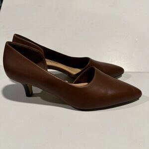 Bella Vita Classic Tan Heels